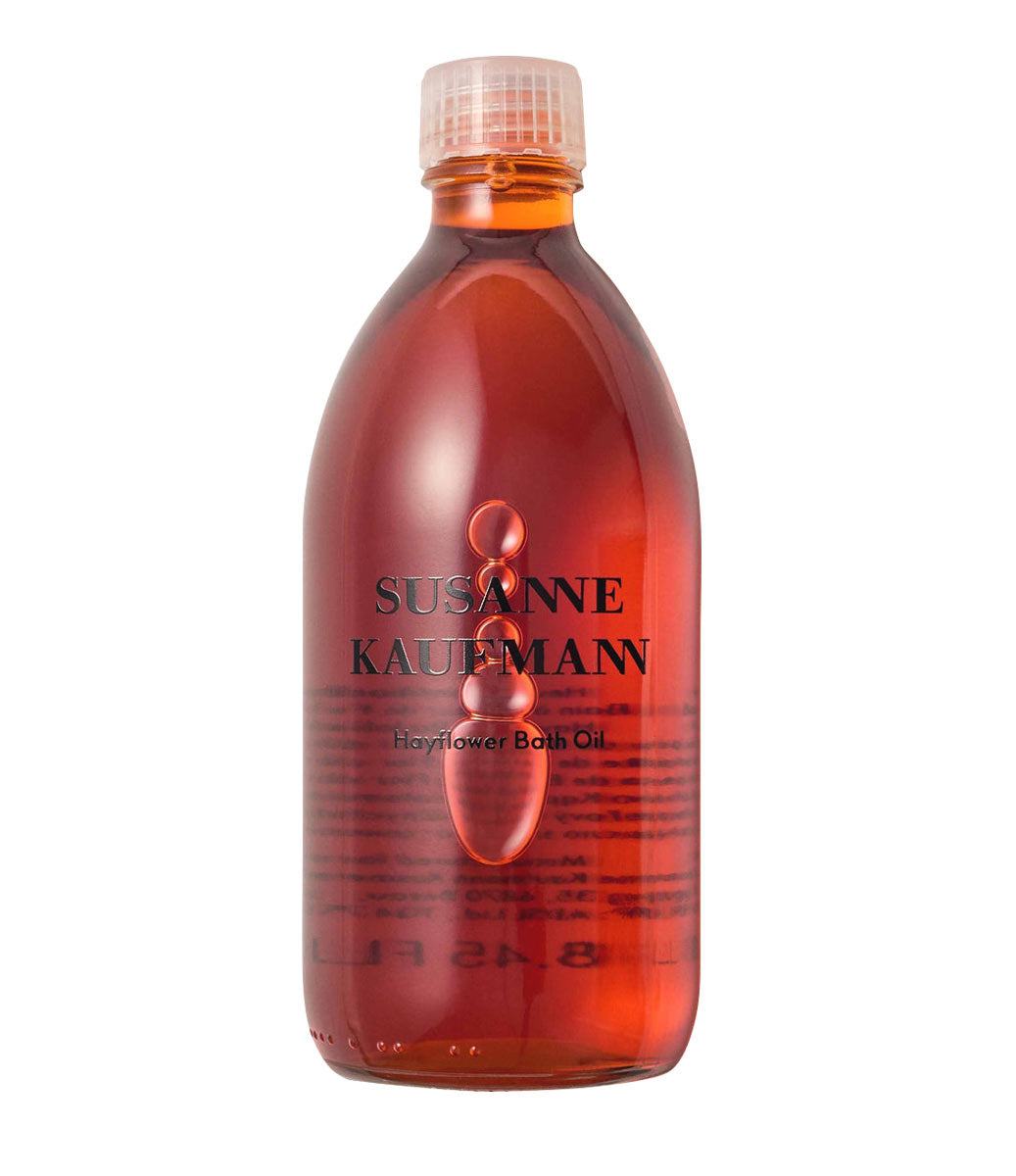 Das Heublumenölbad ist ein verwöhnendes Badeöl, das den Körper pflegt und den Geist zur Ruhe kommen lässt.