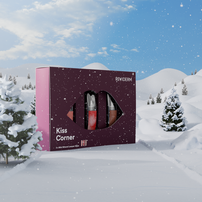 Lippenset mit drei Mineral Lacquer Gloss Nuancen in warmen Nude-Tönen.