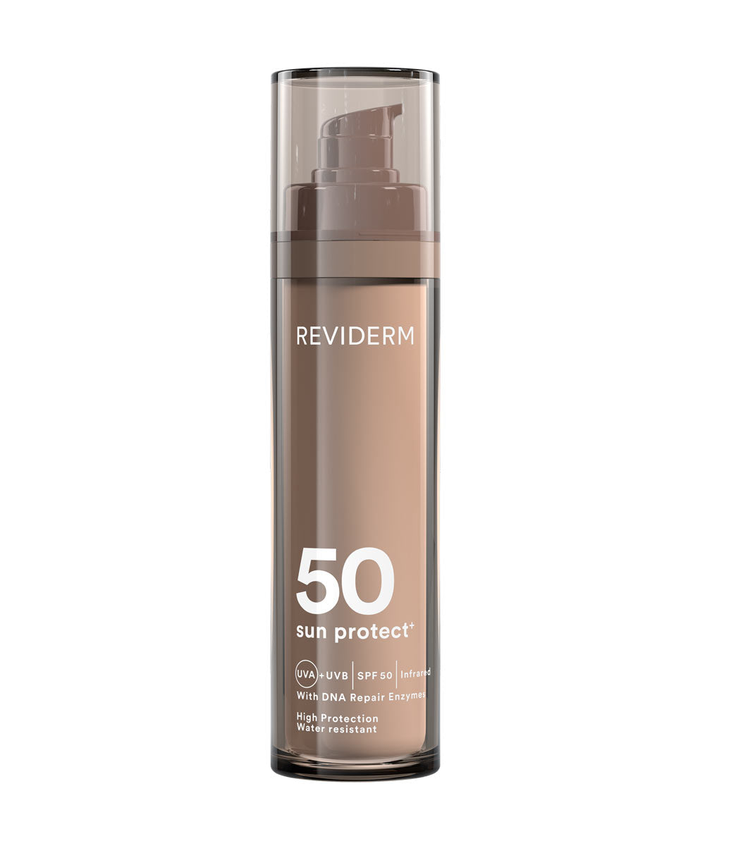 Sun Protect+ SPF 50 Sonnenfluid Flasche mit Glow-Effekt und Anti-Aging Schutz
